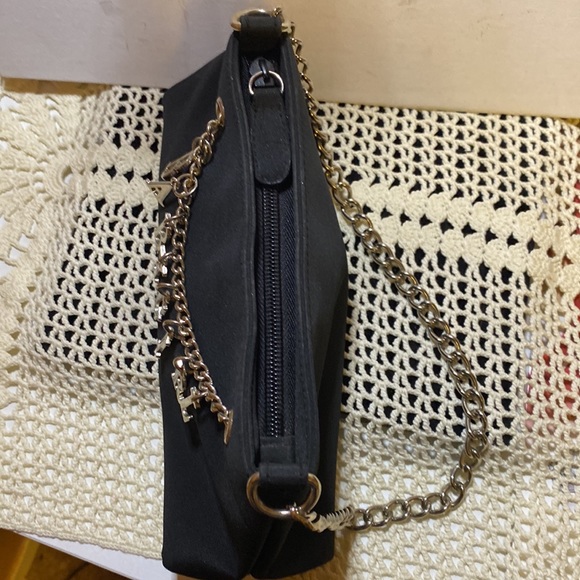 Vintage Y2K Baby Girl charm handbag with silver metal chain - Picture 6 of 11